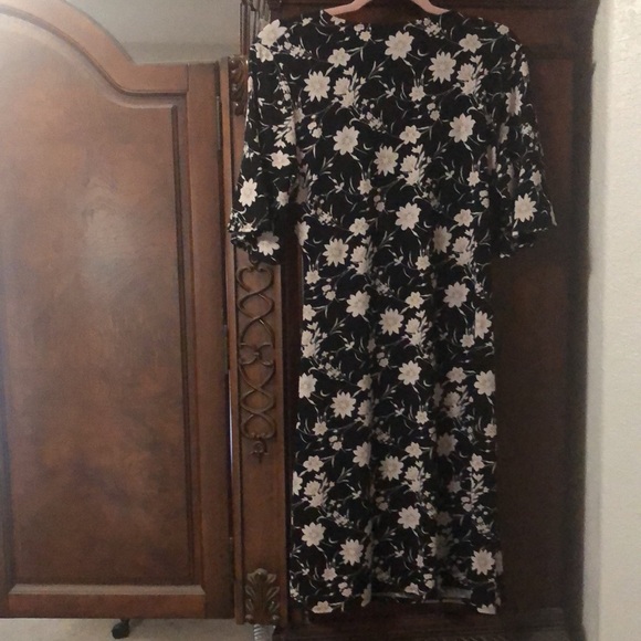 Dress - Picture 2 of 8